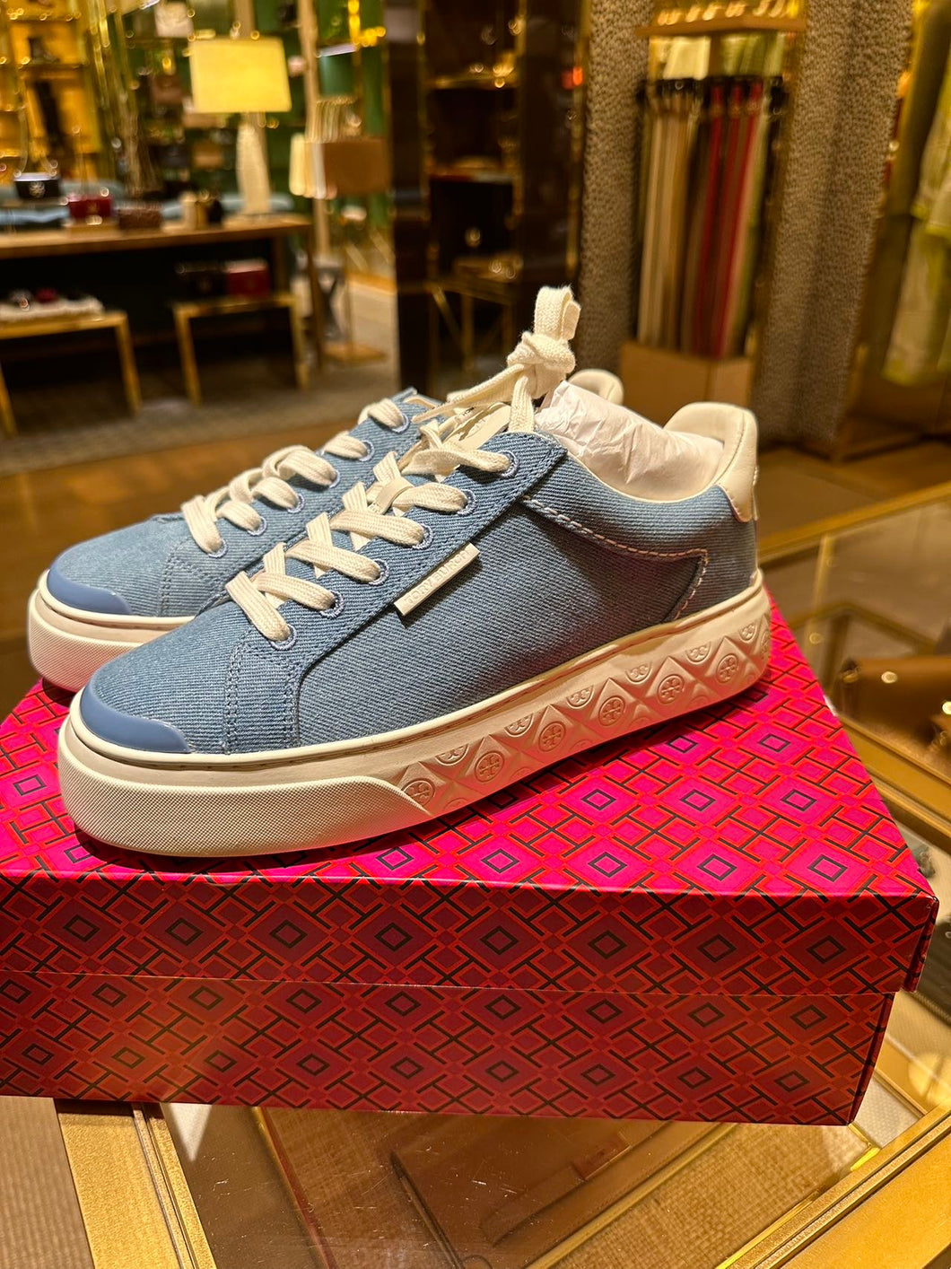 TB shoes US9 不連盒包郵