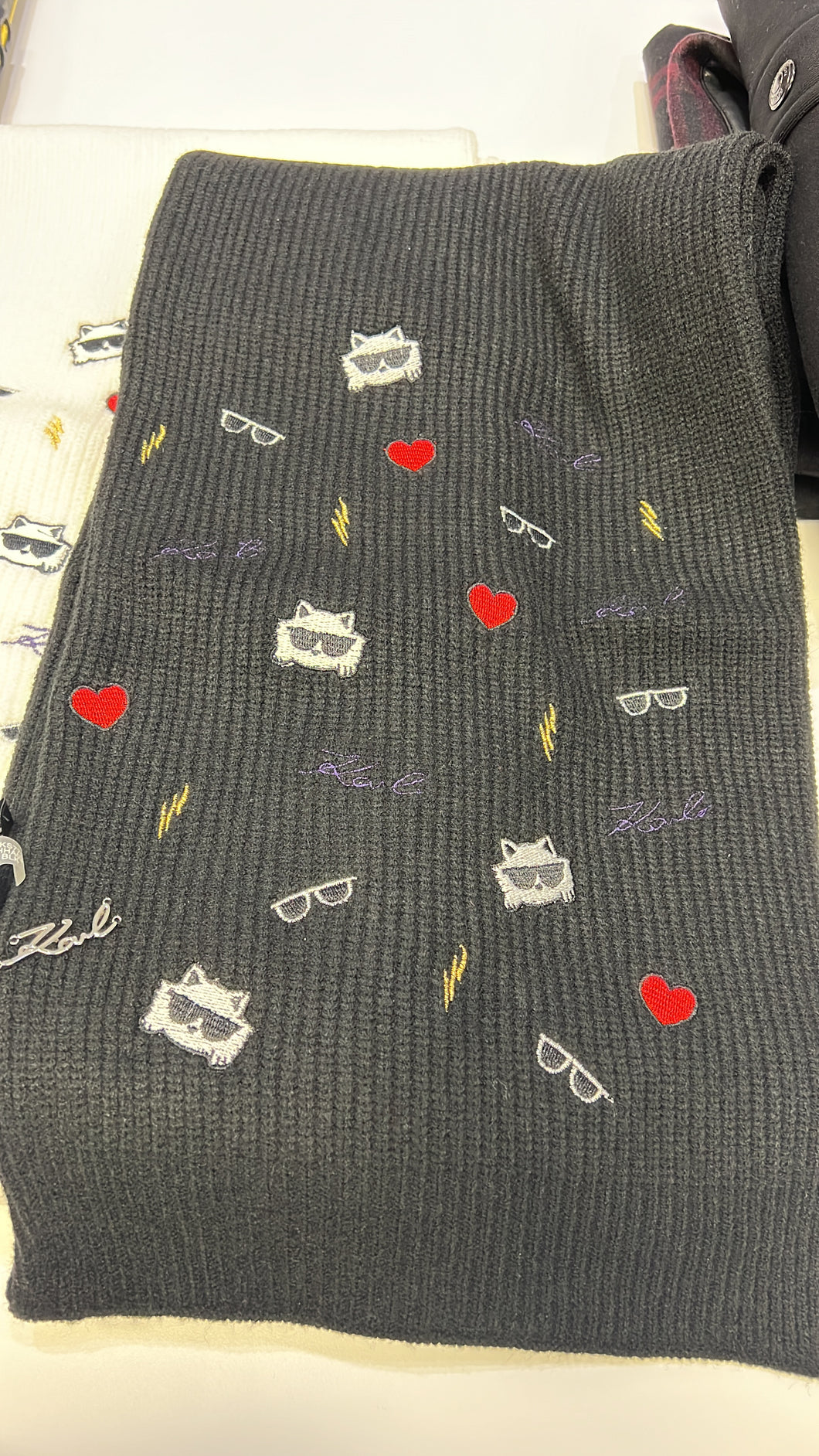KL scarf 包郵