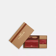 將圖片載入圖庫檢視器 Coach set 包郵