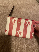將圖片載入圖庫檢視器 Coach wristlet