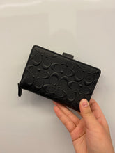 將圖片載入圖庫檢視器 Coach medium wallet