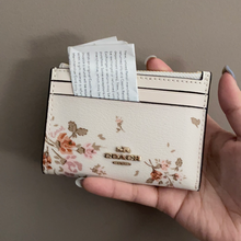 將圖片載入圖庫檢視器 Coach zip card case