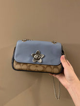 將圖片載入圖庫檢視器 ✈️Coach crossbody 不包郵 有瑕疵