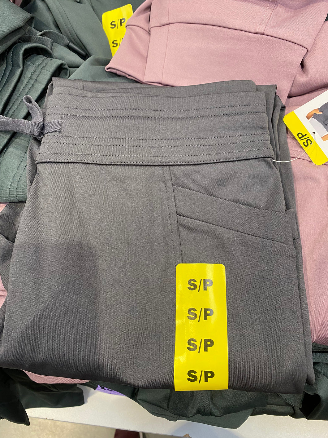 32度joggers 灰S不包郵