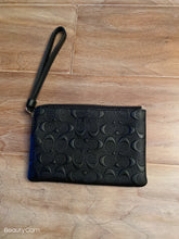將圖片載入圖庫檢視器 Coach wristlet