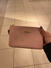 將圖片載入圖庫檢視器 Coach細雙